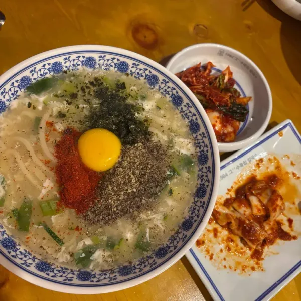 정자동 대머리칼국수 실사 사진 1