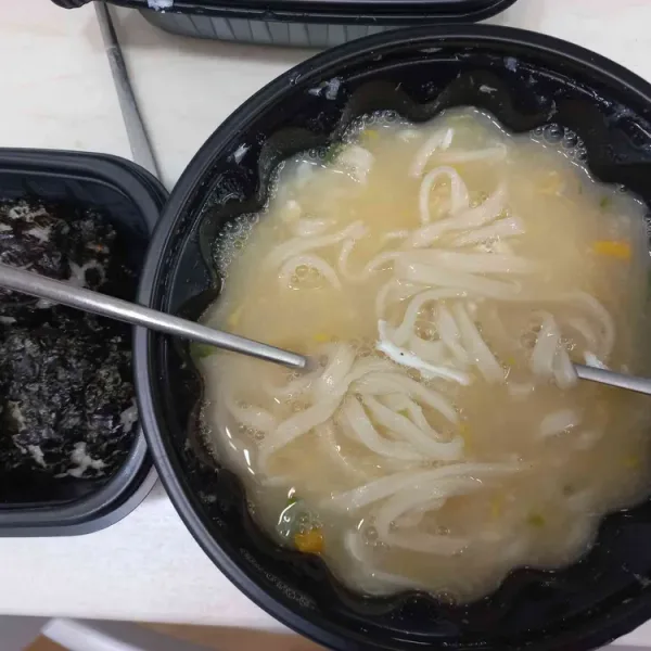 정자동 대머리칼국수 실사 사진 3