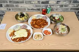 뚱보아저씨 수제돈까스 아주대점 실사 사진 1