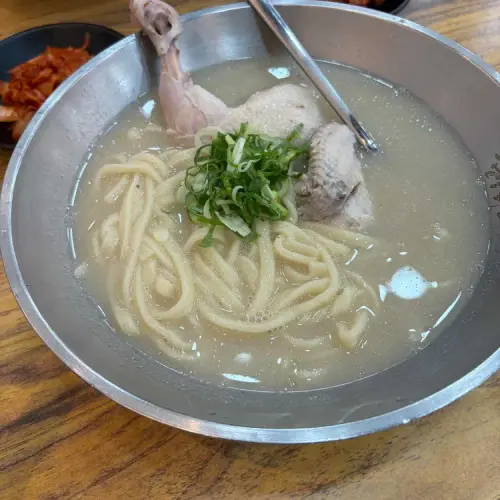 닭나무집 영통점 실사 사진 1