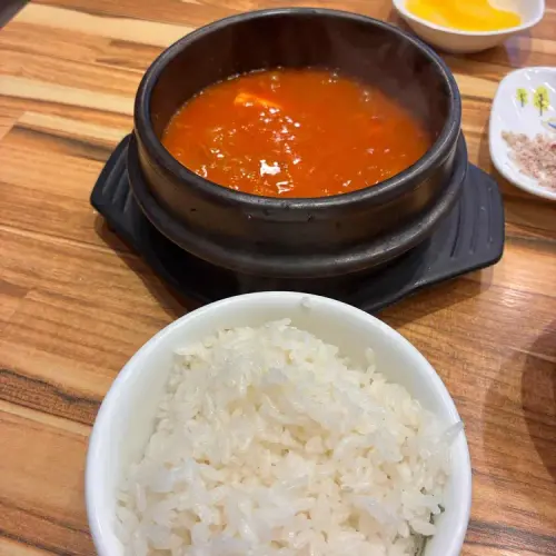 구운동원조 매콤김치만두 실사 사진 2
