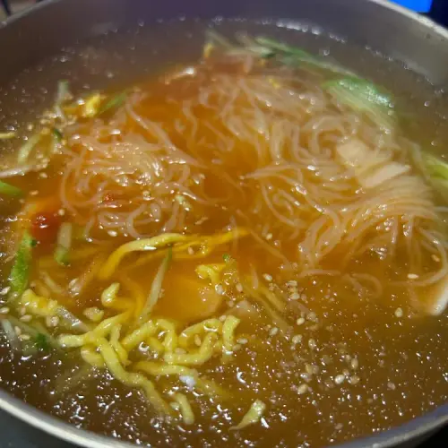 매교동 함흥비빔냉면 실사 사진 1