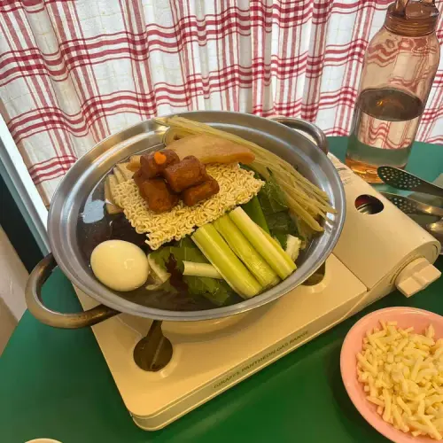 교동원조 매콤김치만두 실사 사진 2