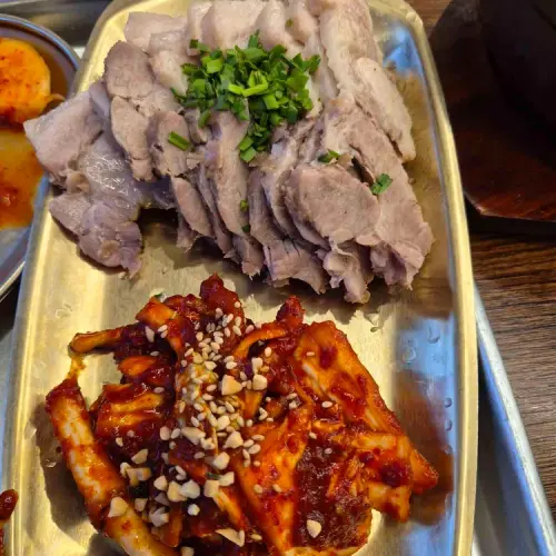 얼큰소머리국밥식당 신동 실사 사진 1